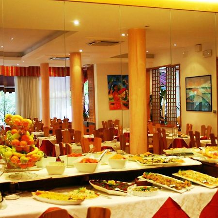 רימיני Hotel Bengasi מראה חיצוני תמונה