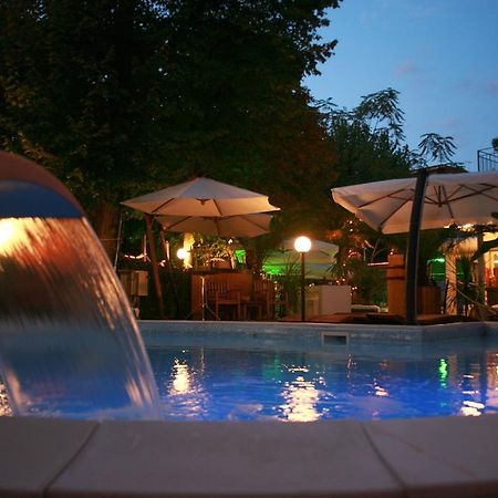 רימיני Hotel Bengasi מראה חיצוני תמונה