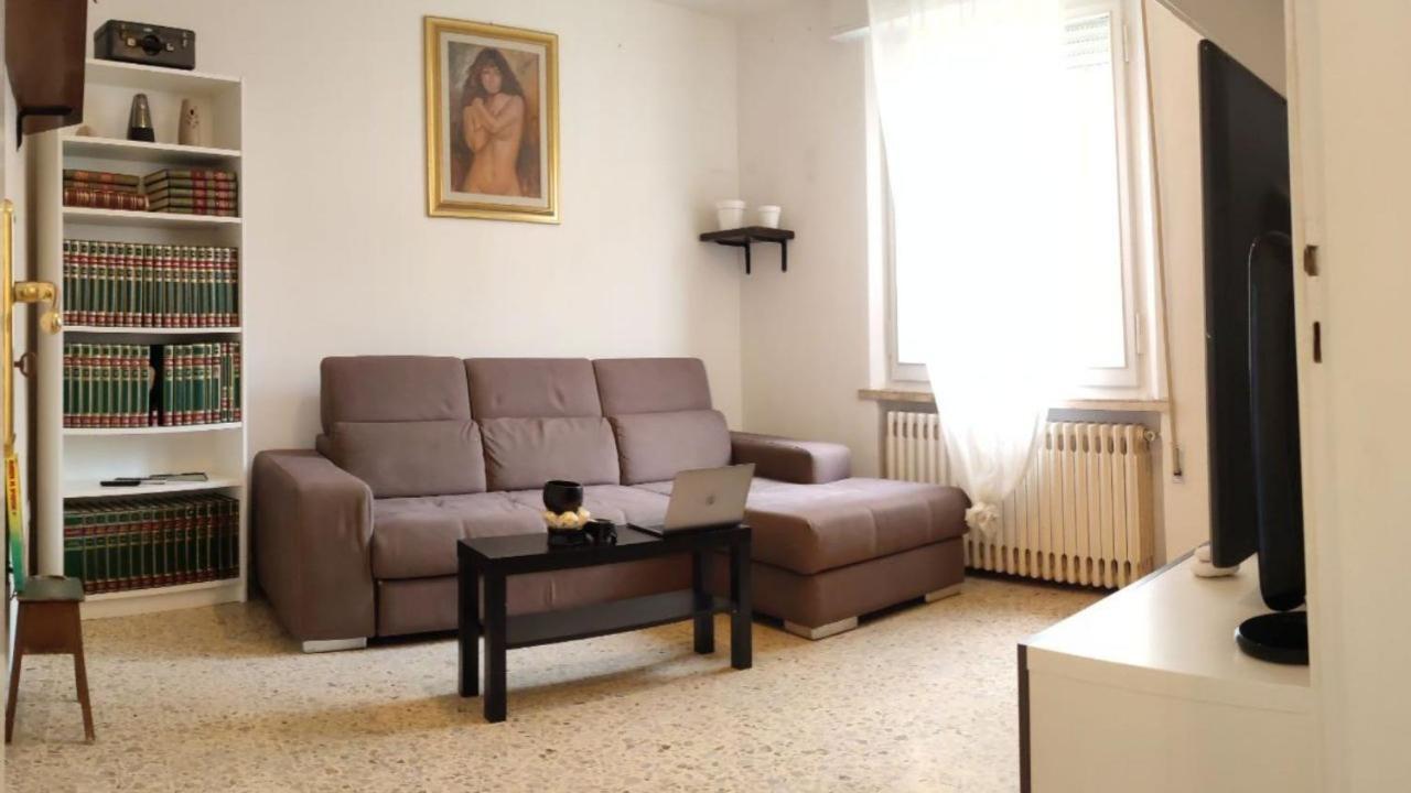 רימיני Hotel Bengasi מראה חיצוני תמונה