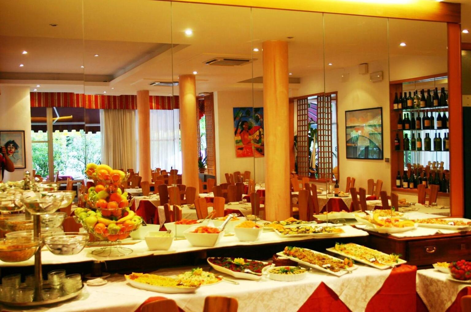 רימיני Hotel Bengasi מראה חיצוני תמונה
