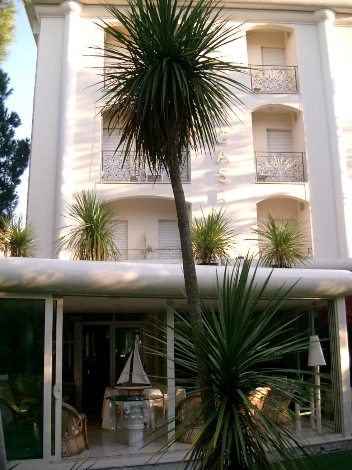 רימיני Hotel Bengasi מראה חיצוני תמונה