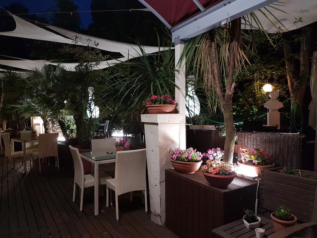 רימיני Hotel Bengasi מראה חיצוני תמונה