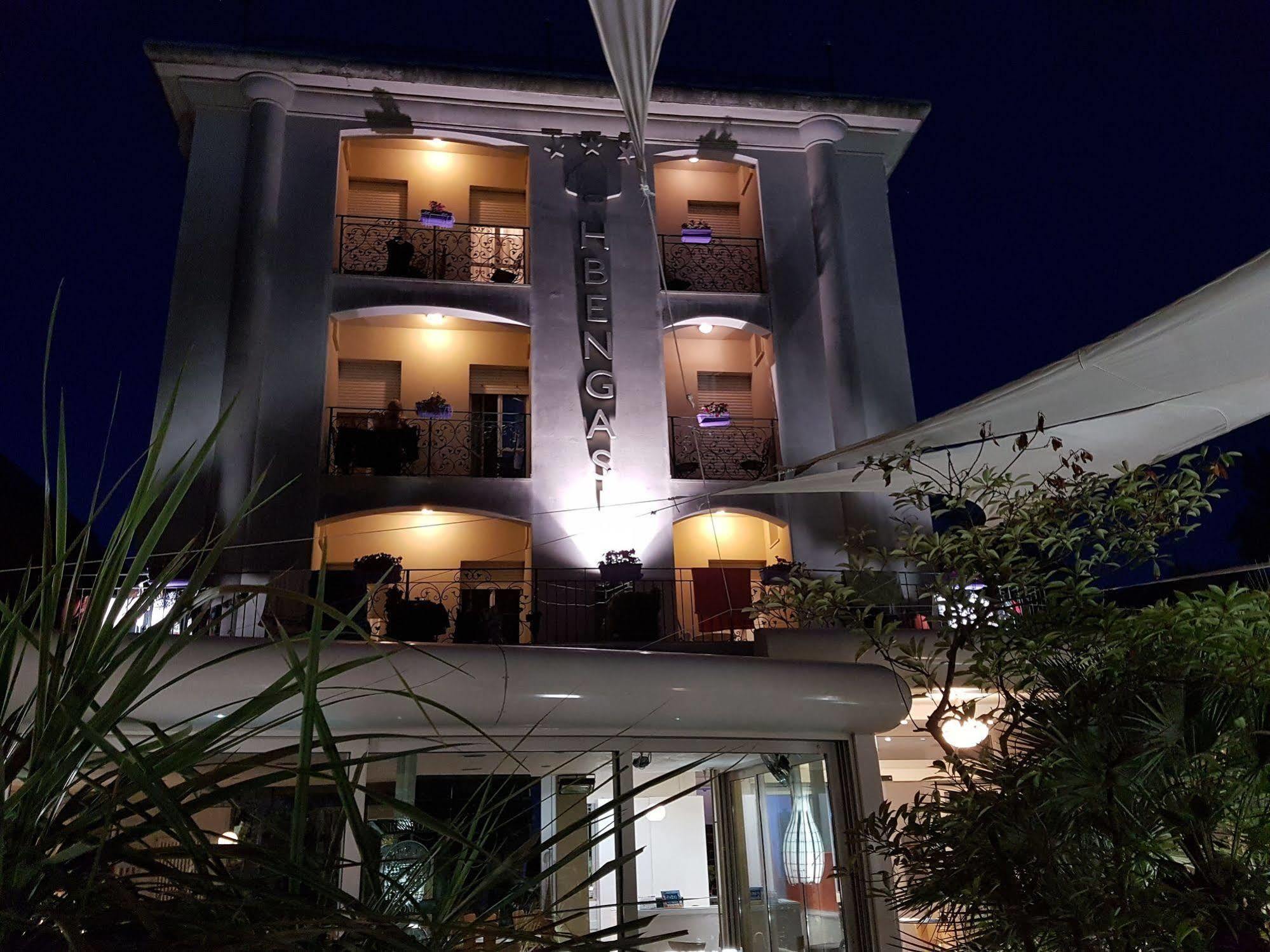 רימיני Hotel Bengasi מראה חיצוני תמונה