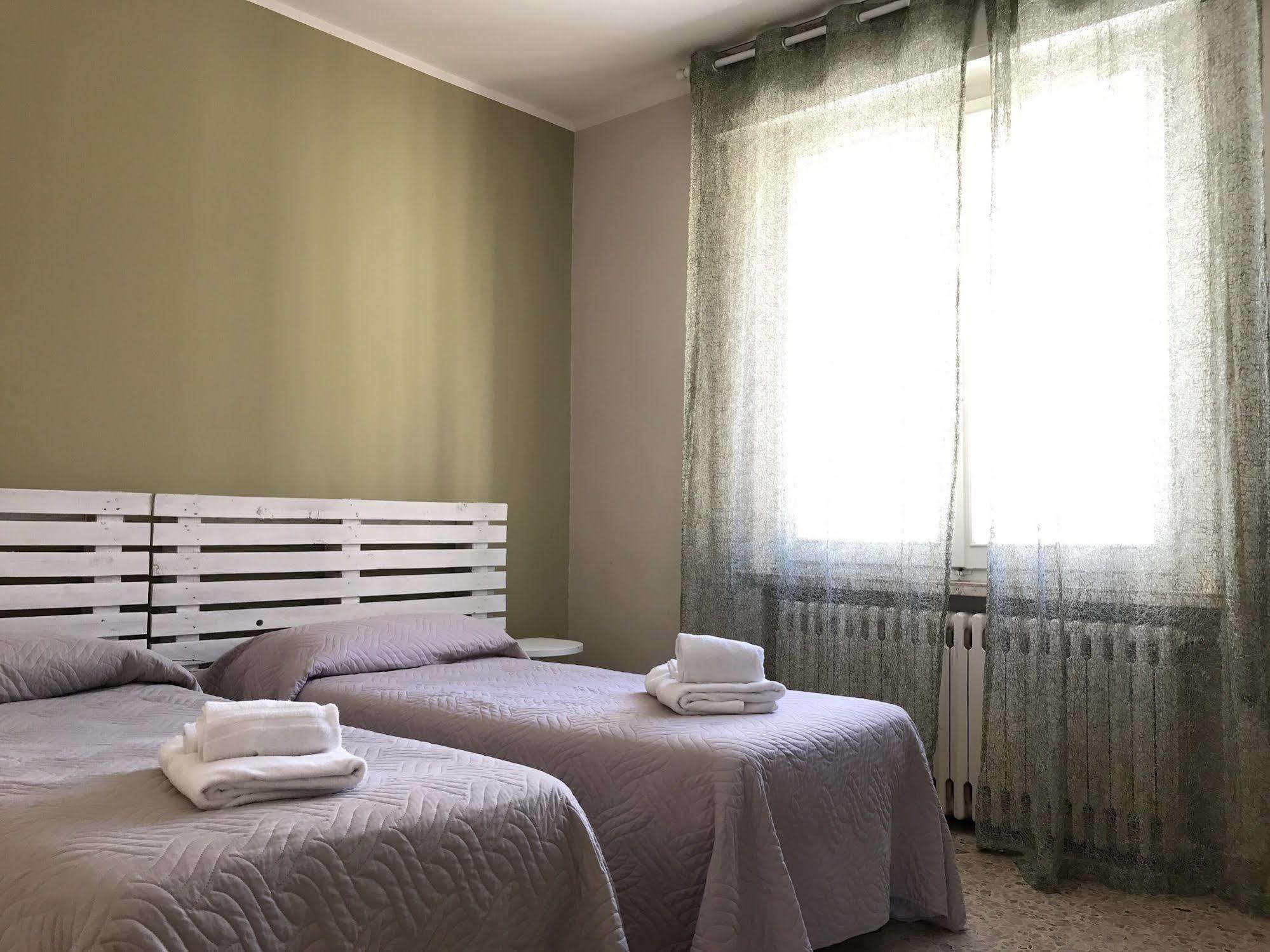 רימיני Hotel Bengasi מראה חיצוני תמונה