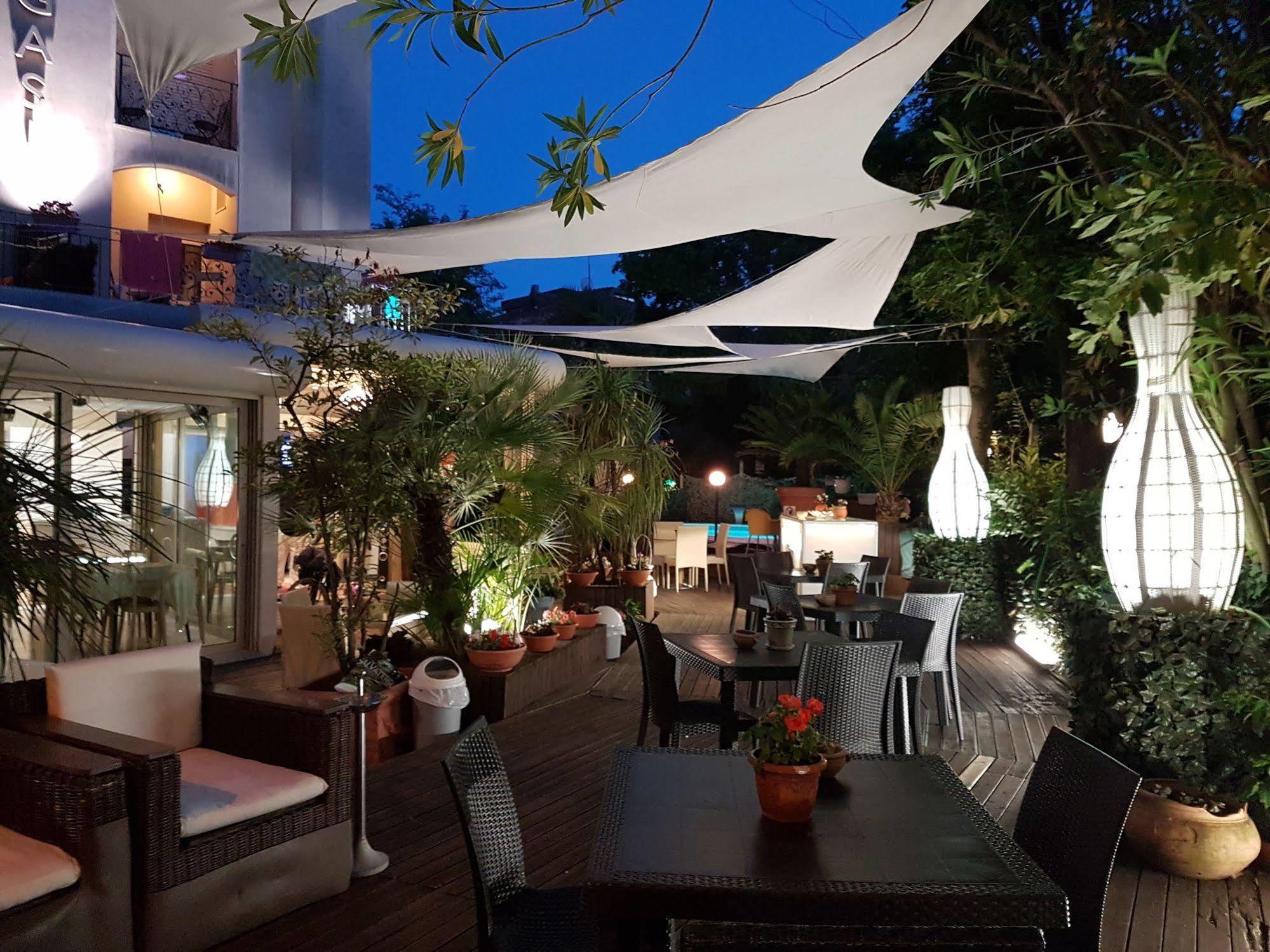 רימיני Hotel Bengasi מראה חיצוני תמונה
